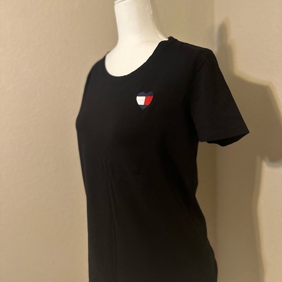 Tommy Hilfiger Women's Embroidered Heart-Logo T-Shirt Black Size Small - Picture 3 of 6